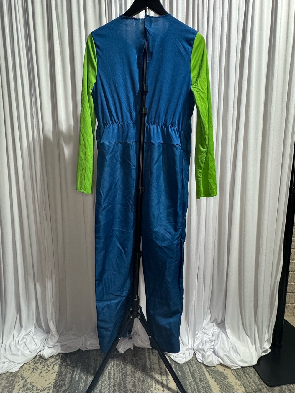 Luigi Super Mario Youth Costume XL? Padded Belly Jumpsuit Hat Gloves Halloween - Picture 2 of 8